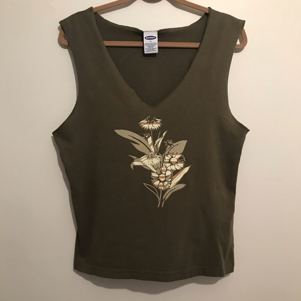 Never worn! Old Navy raw hem top